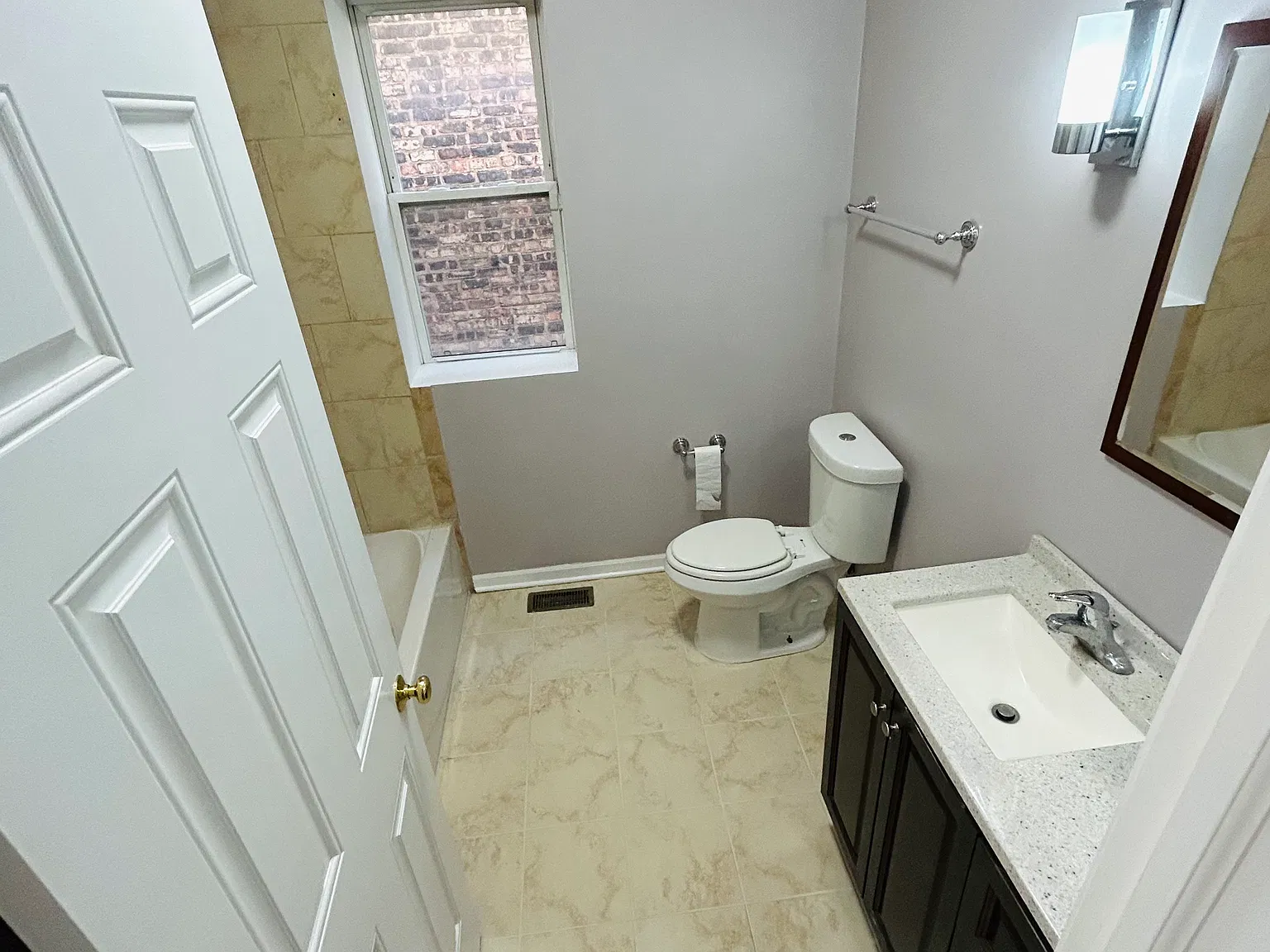 2 bed, $1,400 — Photo 4