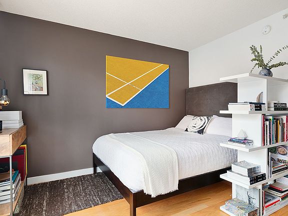 3rd image of 555 W 23rd St APT N6g