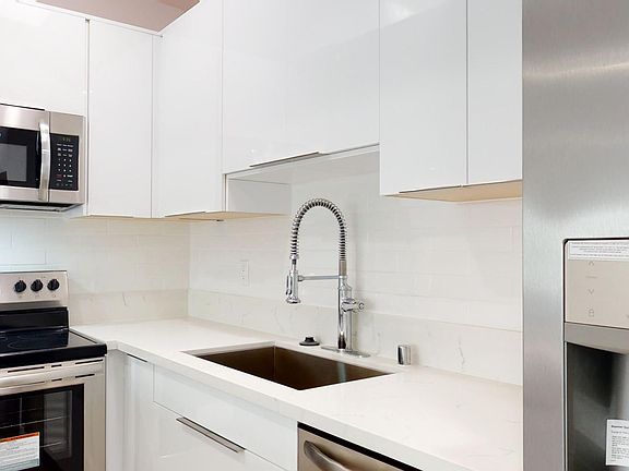 4th image of 3655 Westwood Blvd APT 4
