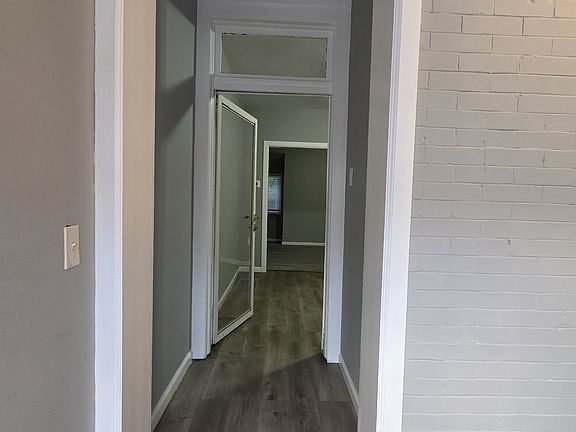 3rd image of 33 S 53rd St