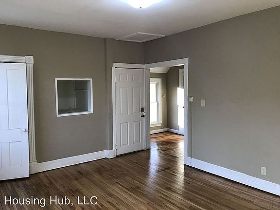4th image of 909 Margaret St