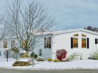 807 Fernwood Dr, Lockport, NY 14094