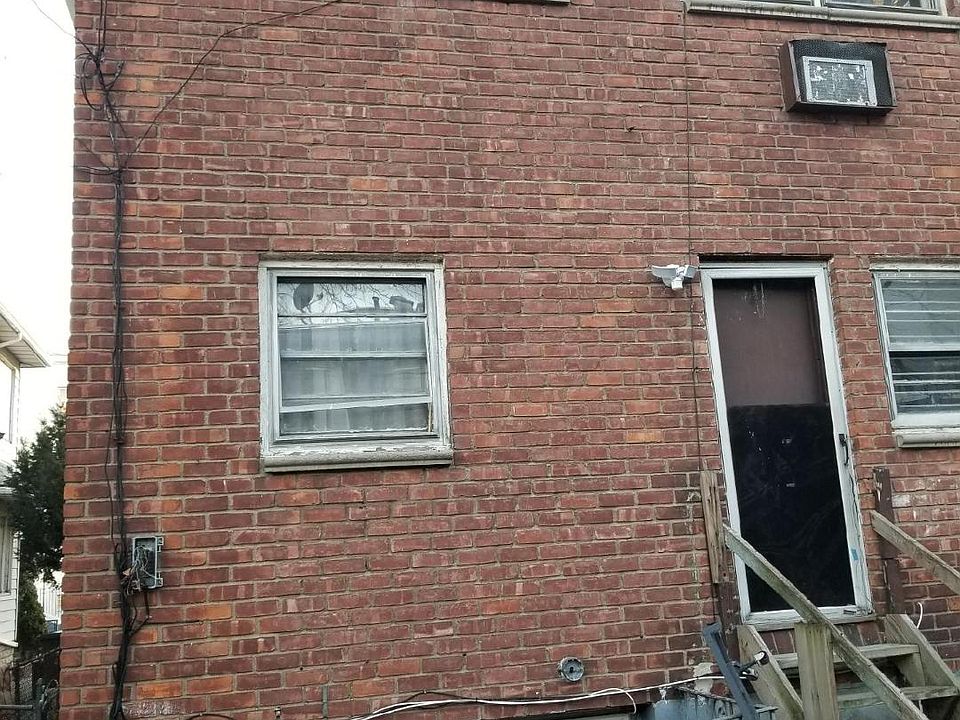 2nd image of 748 E 23rd St