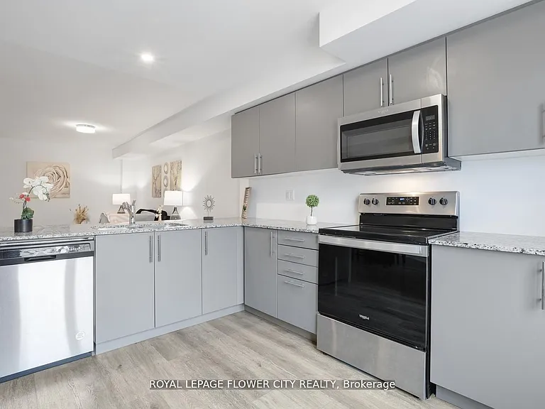 205 W Oak Trl #16 — Photo 20