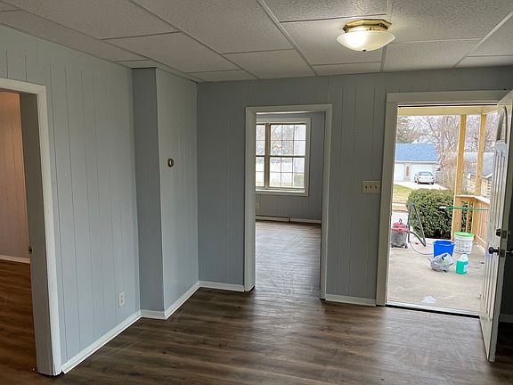4th image of 237 Bain Ave #1