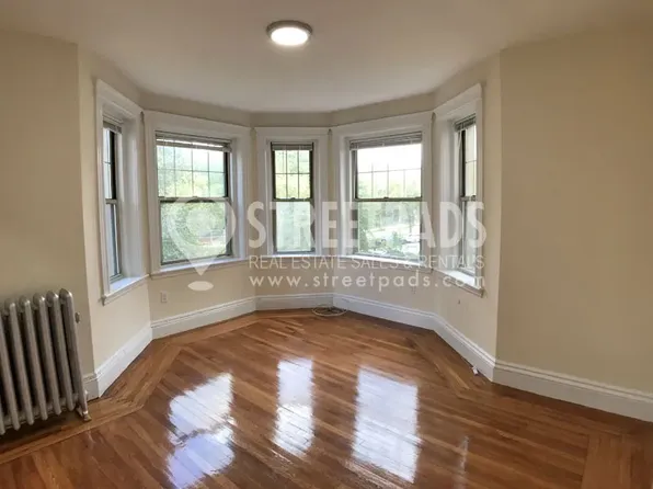 33 Park Dr, Boston, MA