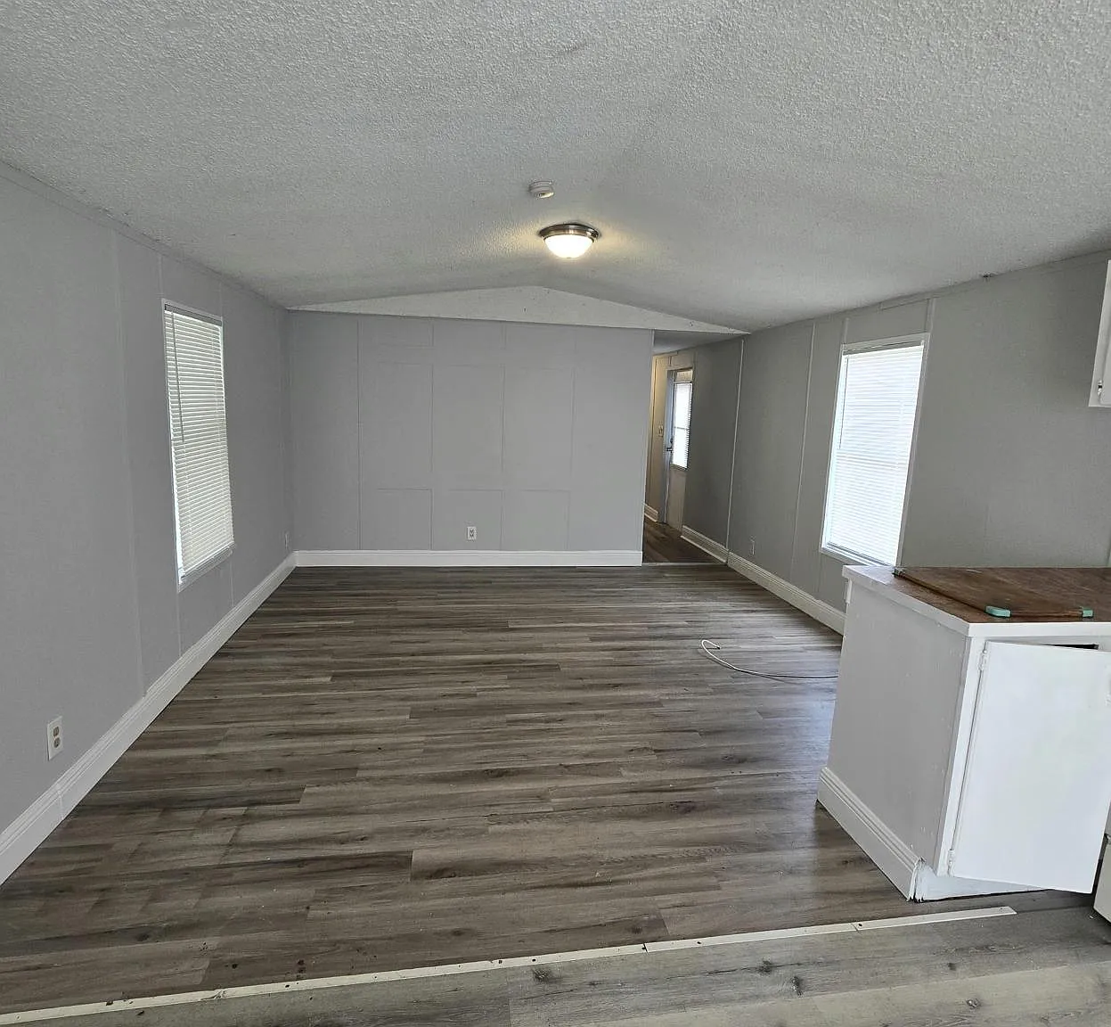 2 bed, $844 — Photo 2