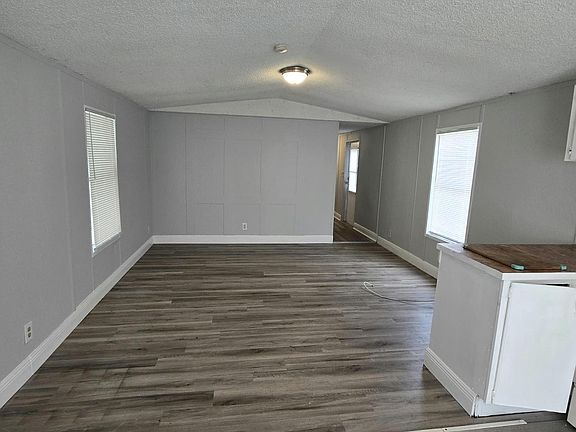 2nd image of 550 Mosley Rd