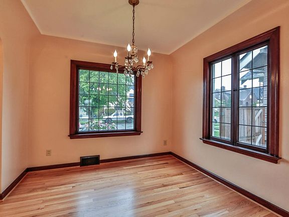 4th image of 3826 N 8th St