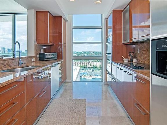 5th image of 1819 SE 17th St #1504