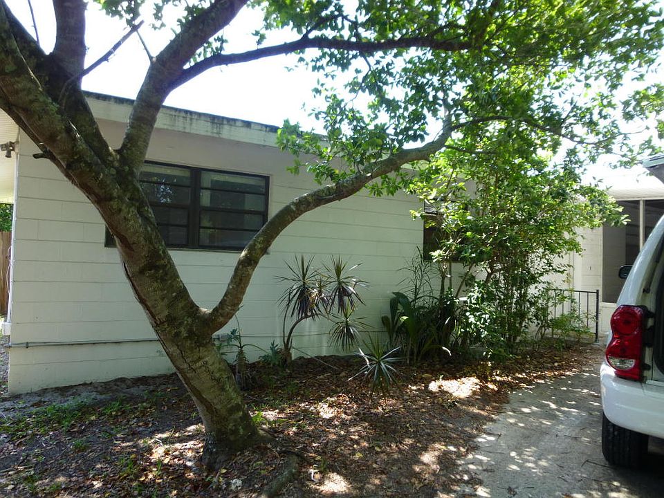 1st image of 922 Glenmore Cir