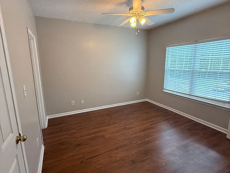 9201 Walden Park Dr — Photo 13