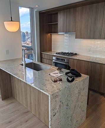 3rd image of 370 W Grand Ave #1702