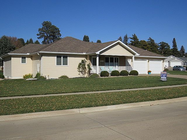 1st image of 865 6th St SE