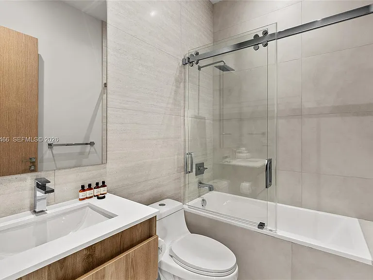 245 NE 116th St — Photo 33