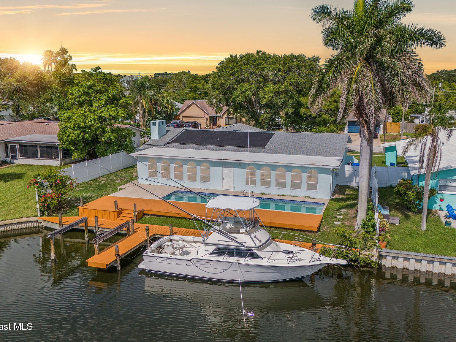Waterfront property open house in Merrit Island FL, image size:1536x1152