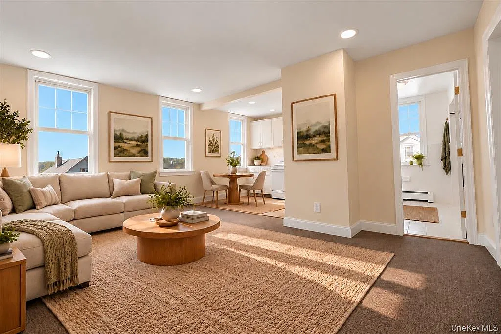 2 bed, 900 sqft, $2,600 — Photo 3