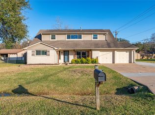 301 Mimosa Dr, Hitchcock, TX 77563