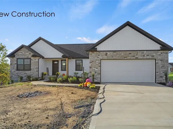 4020 Shelly Lynn Dr, New Middletown, OH 44442