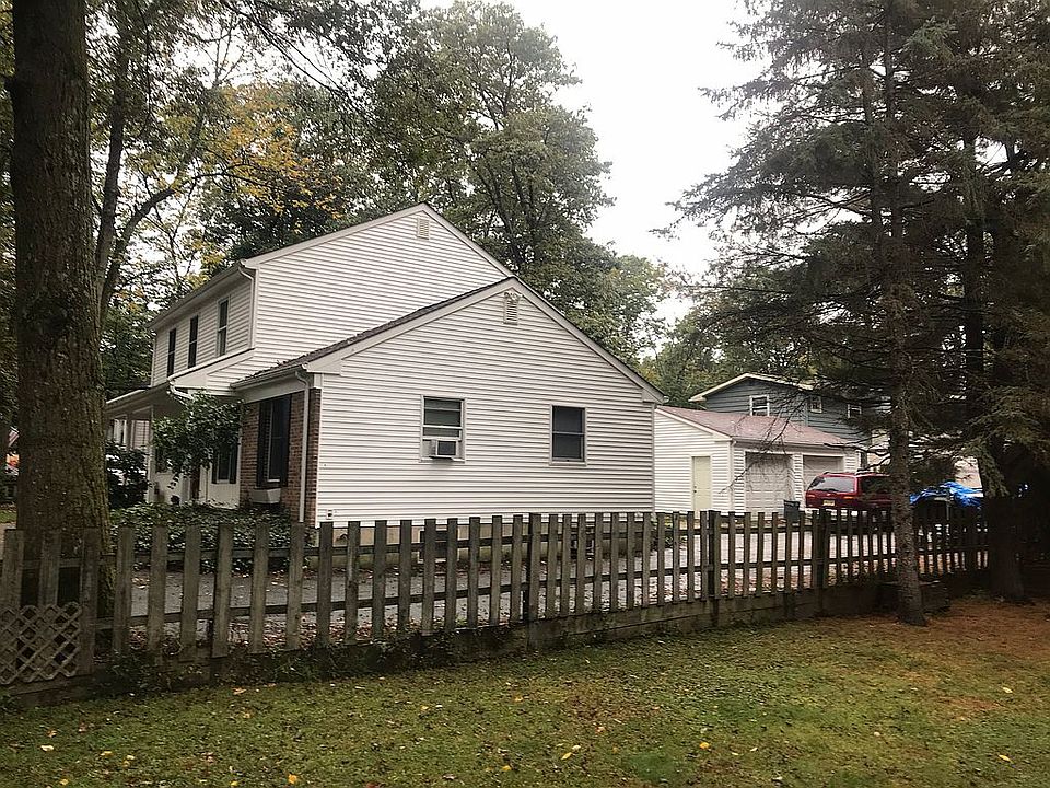 2nd image of 40 Reservoir Rd