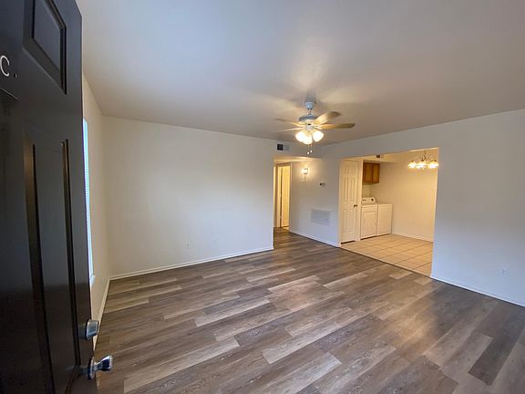2nd image of 827 S Mississippi Ave #1
