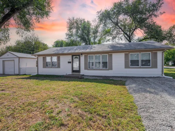 719 W 44th St S, Wichita, KS 67217