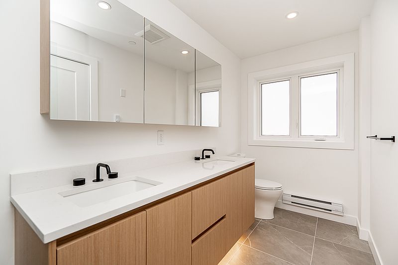 Vancouver Townhouse for rent - 3 Bedrooms — photo 20