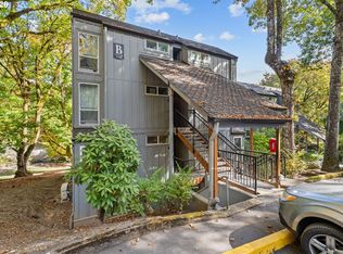 100 Kerr Pkwy APT 6, Lake Oswego, OR 97035