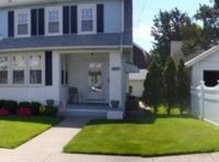 1185 Thomas St, Hewlett, NY 11557