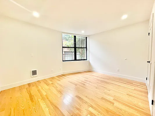 Rented by Century 21 Premier  | media 6