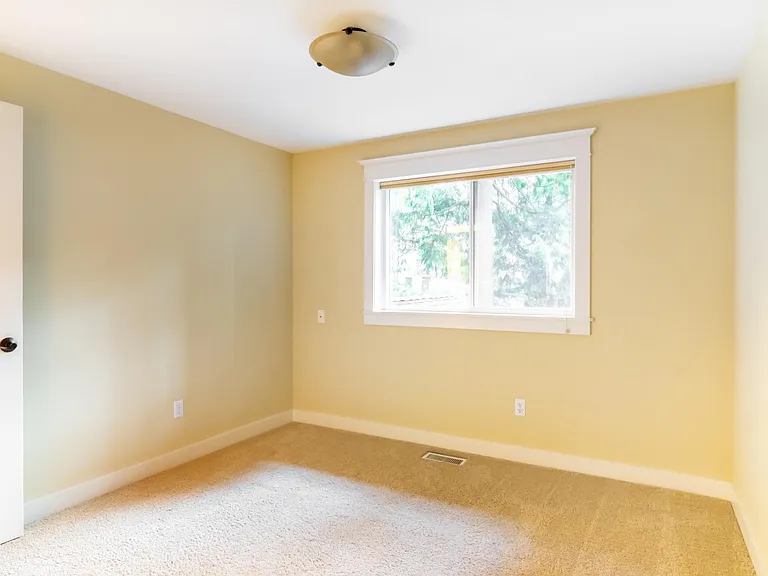 12840 NE 88th St — Photo 44