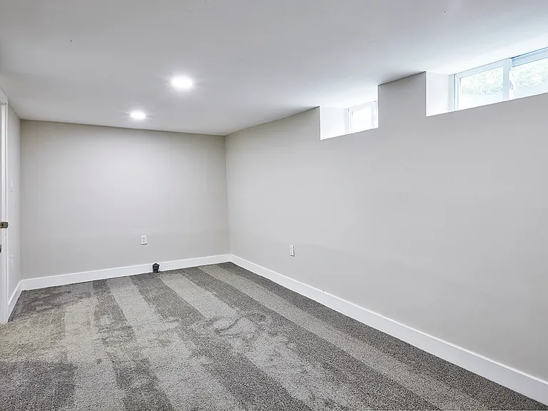 1038 E Mount Pleasant Ave — Photo 21