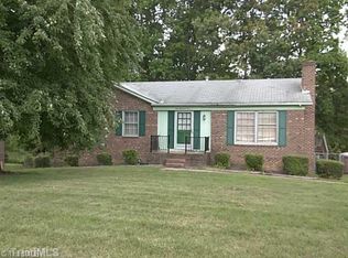 505 Woodlake Dr, Greensboro, NC 27406