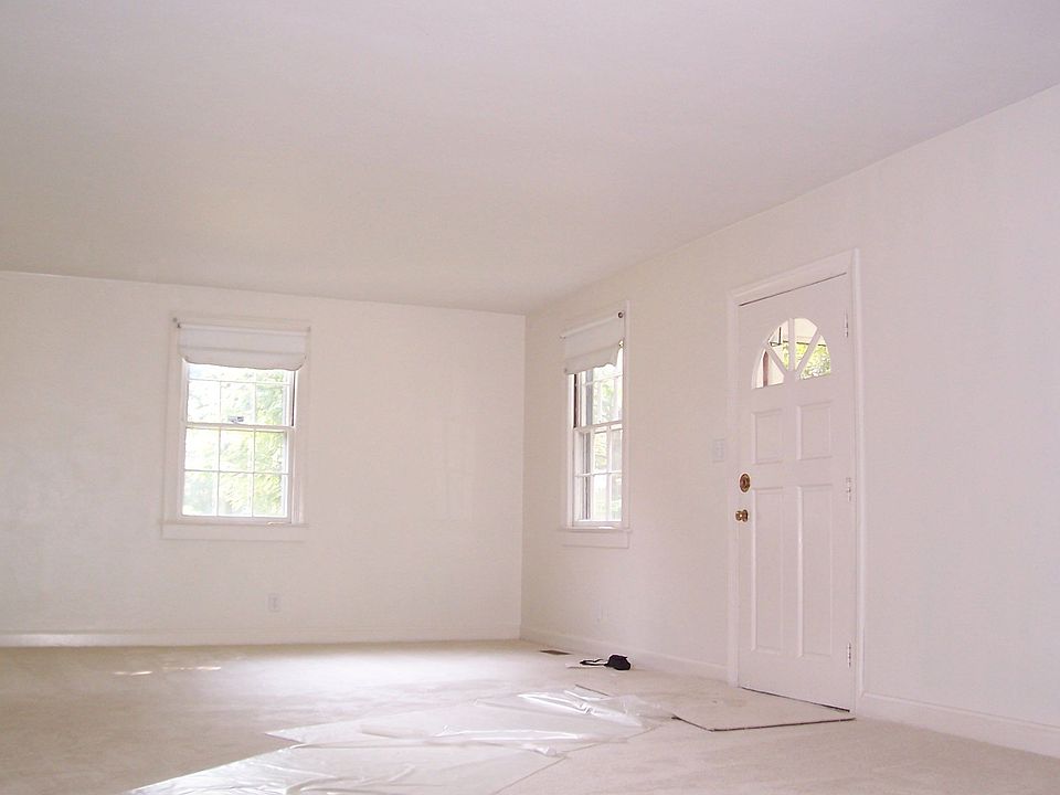 Large Bright Family Room