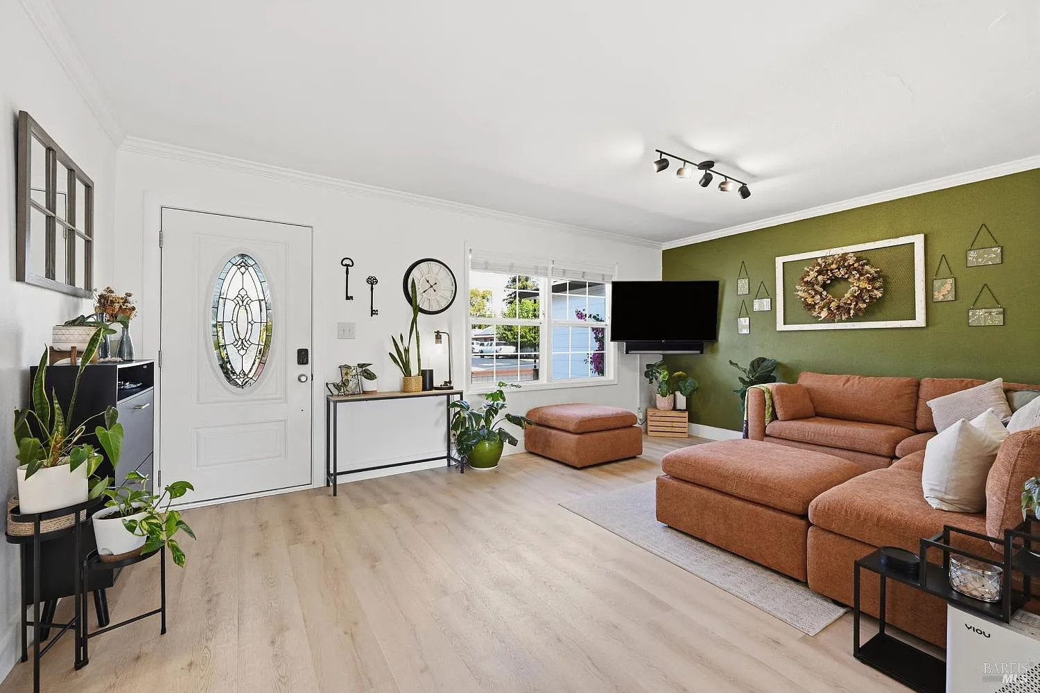 230 Chelsea Avenue - Photo 8