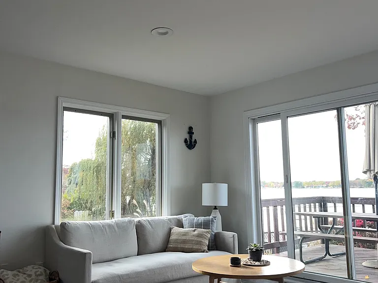Sitting area off kitchen with lake views