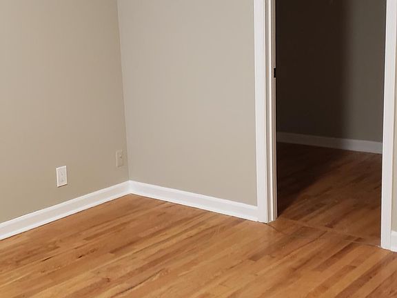 5th image of 3905 Botanical Ave APT D