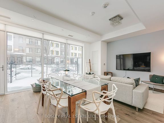 2nd image of 80 Vanauley St #Townhouse 112