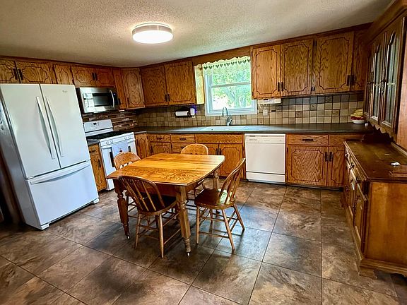 3rd image of 19601 County Road 5 SW