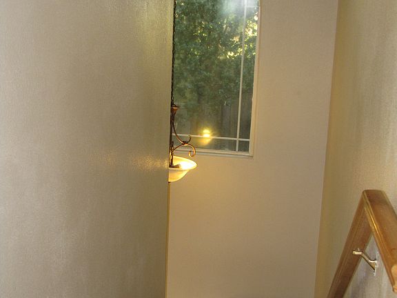5th image of 535 Monterey Dr