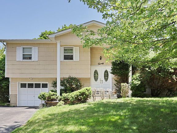 3rd image of 20 Woodridge Drive