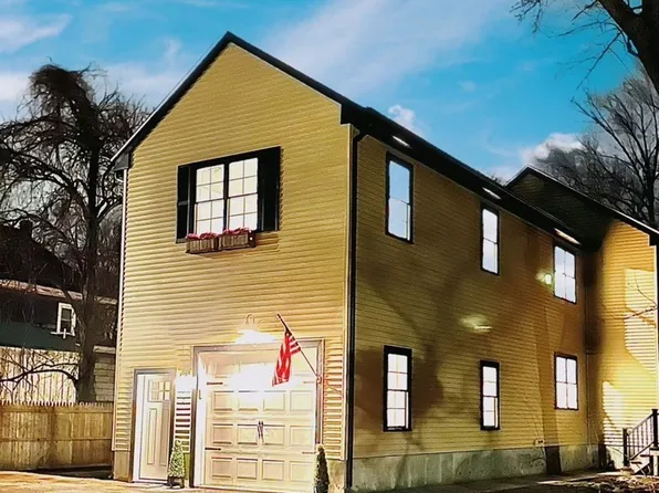 26 Vinson St, Taunton, MA 02780