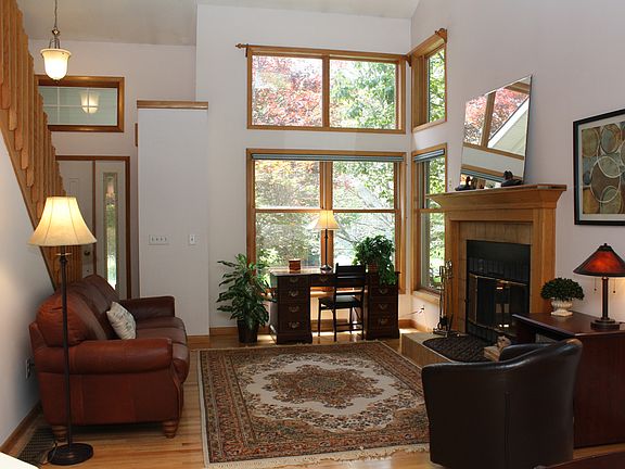 2nd image of 5 Valleywood Dr