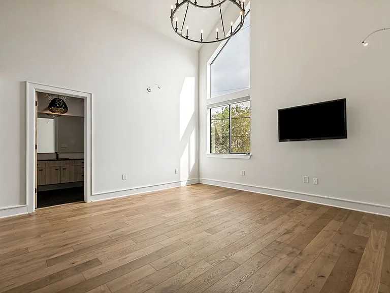 310 Clay St #12 — Photo 22