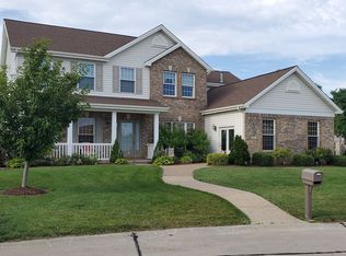 1601 McQuade Dr, Saint Peters, MO 63376