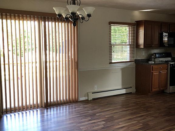 2nd image of 611 Stockton Heights Dr