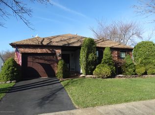 2 Suffolk Way, Marlboro, NJ