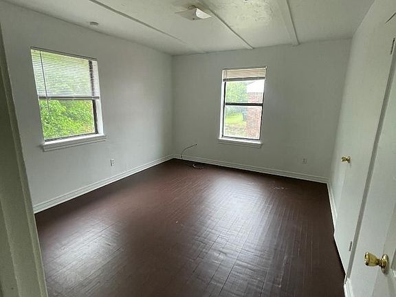5th image of 1014 Arkansas St