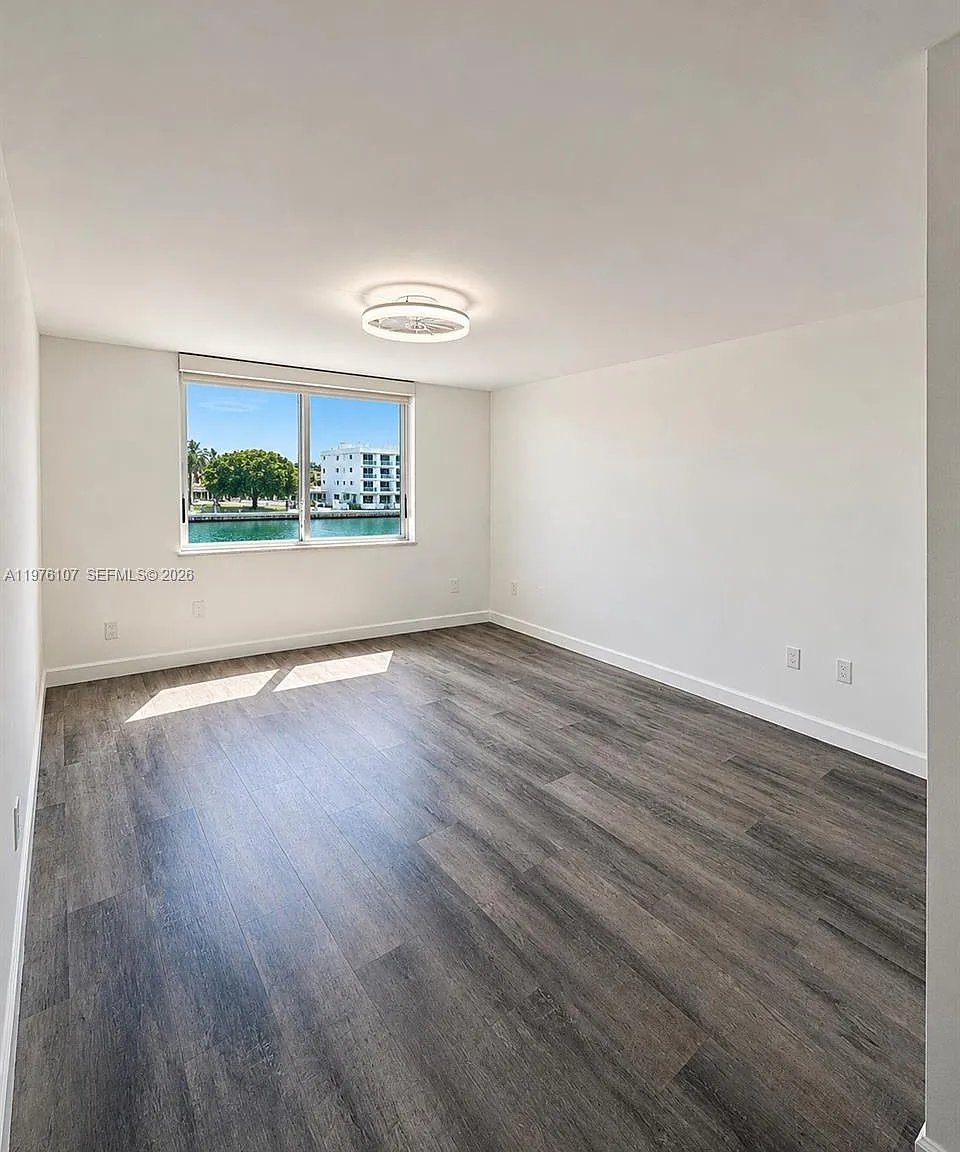 Eden Point North Condo — Photo 4