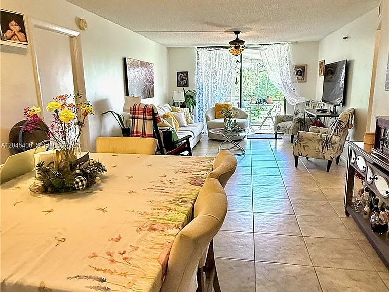 1300 Saint Charles Pl #402 — Photo 9